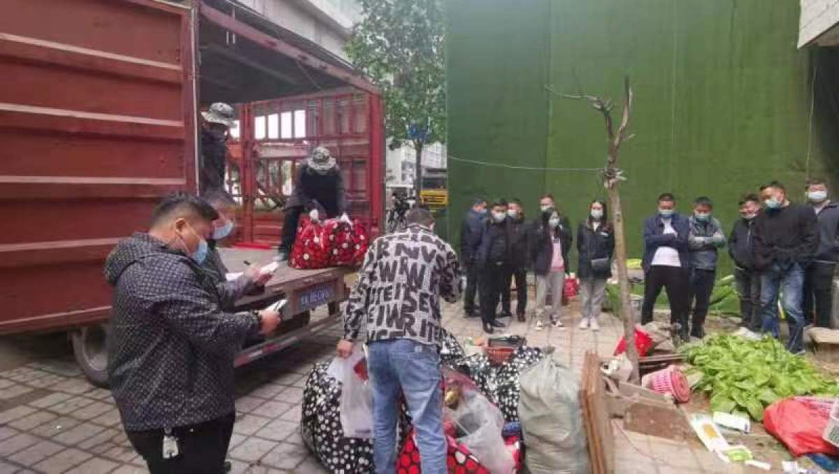 郑州地铁小乔站旁“老刘超市”被依法拆除！
