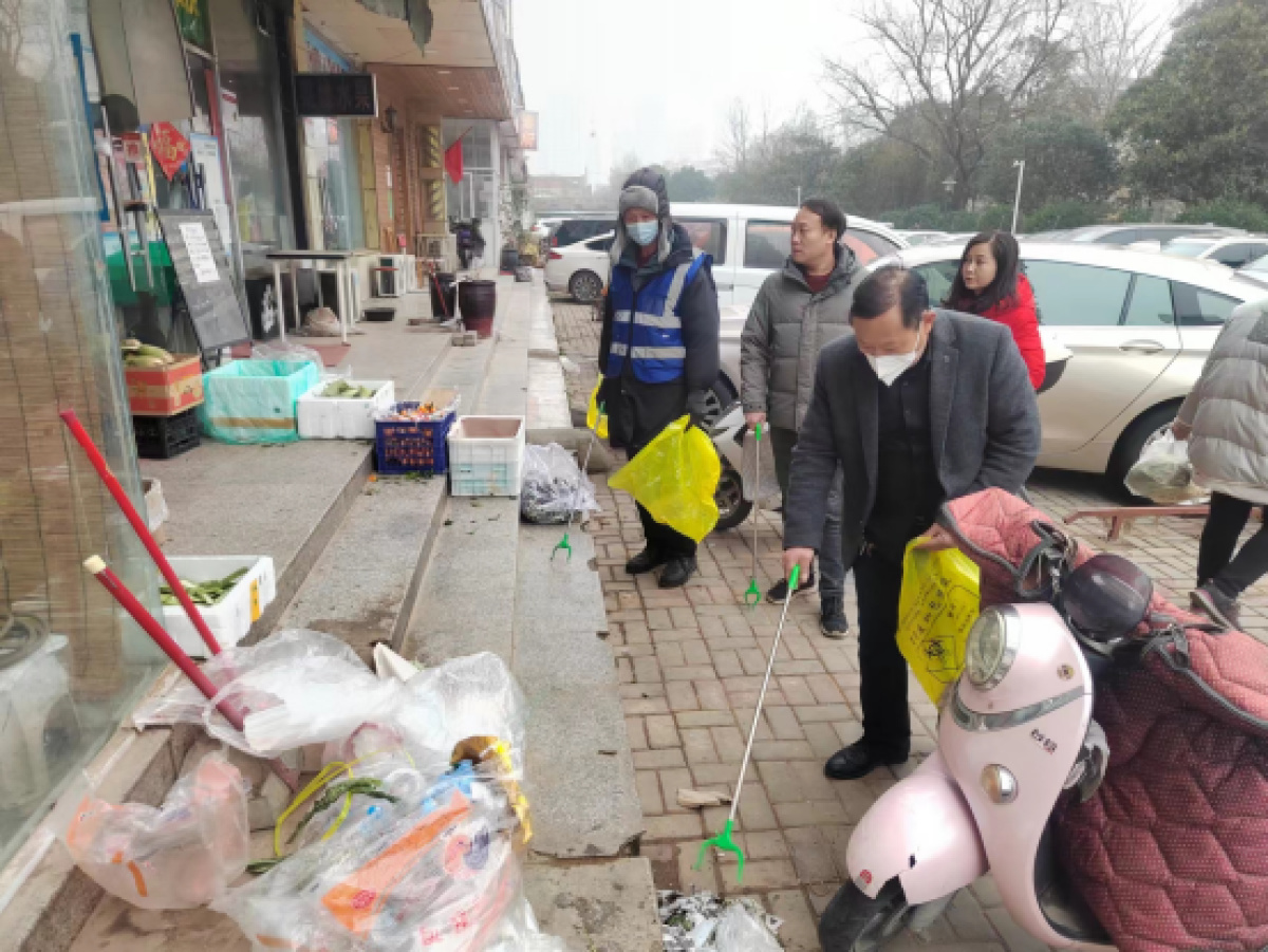 凤凰台街道持续开展全城清洁活动 大河新闻 0749