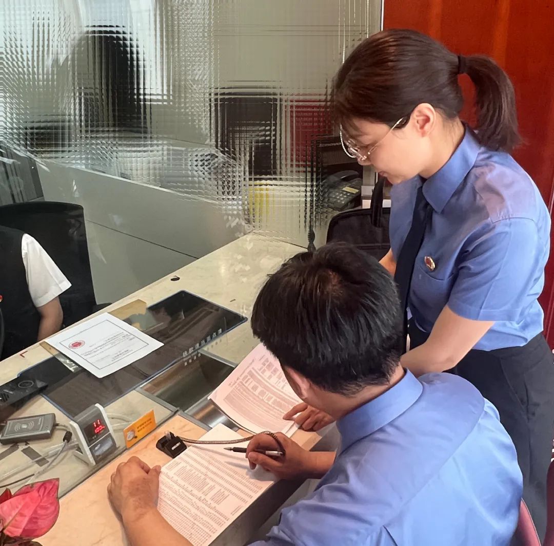 北京市西城区检察院检察官前往银行调取涉案账户交易明细西城区检察院对