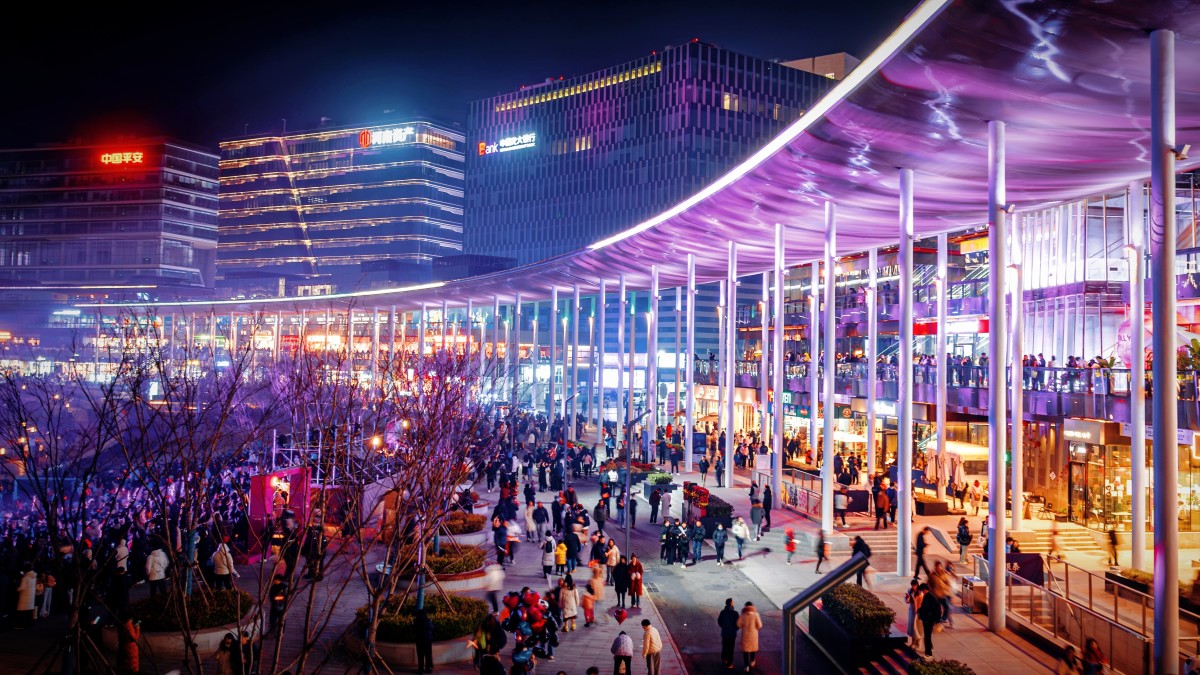 一起登岛奔赴2024郑州龙湖金融岛掀起河南首店入驻新热潮