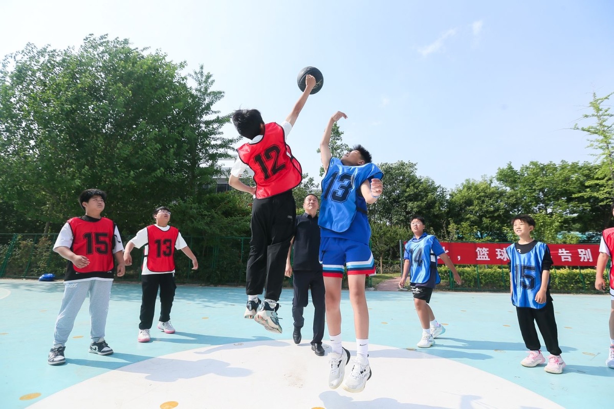 郑州高新区实验小学第三届"跃美杯"篮球联赛暨第五届"校长杯"足球联赛